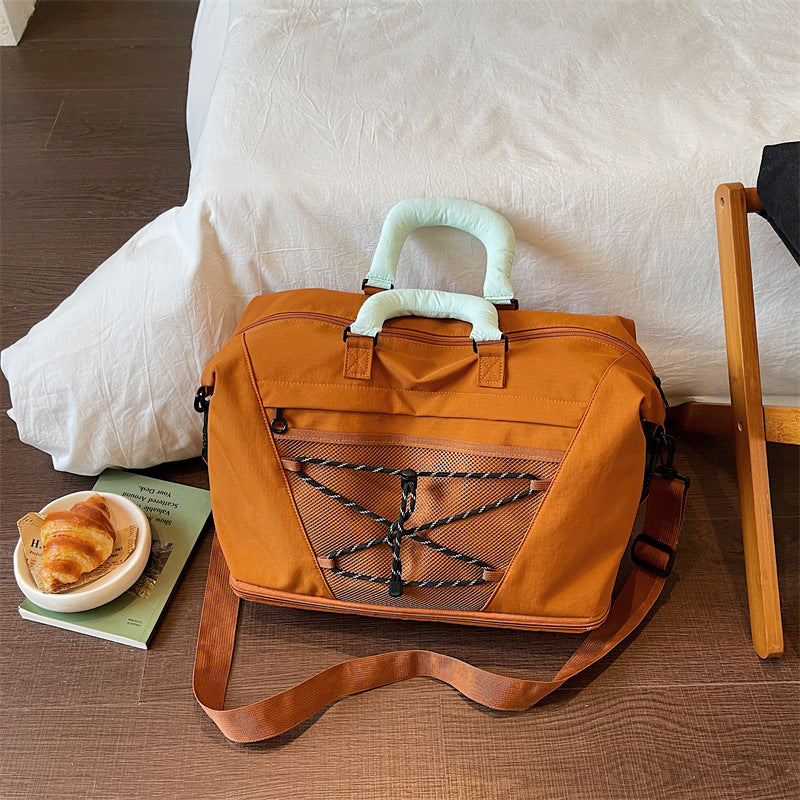 Sporty Shoulder Bag with Practical Organizer Bowlift