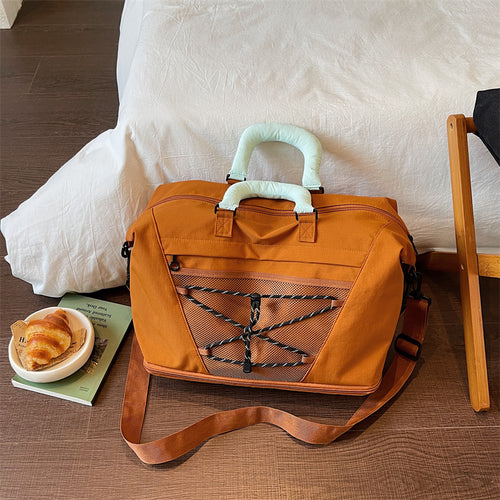 Sporty Shoulder Bag with Practical Organizer Bowlift