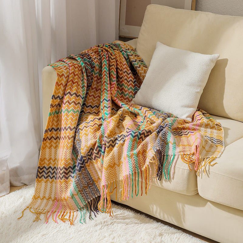 Cozy Geometric Patterned Throw Blanket Bowlift