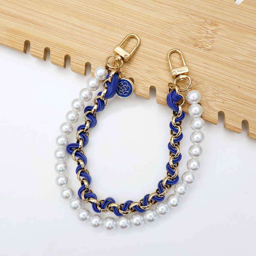 Chic Pearl-Chain Eyewear Holder Bowlift