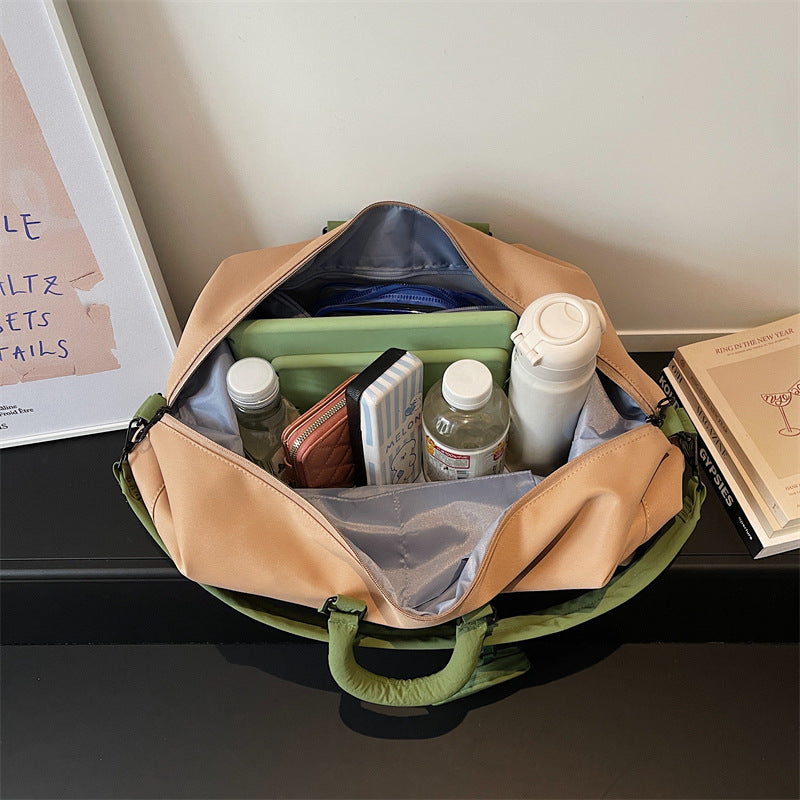 Elegant Travel Bag with Practical Accessories Bowlift