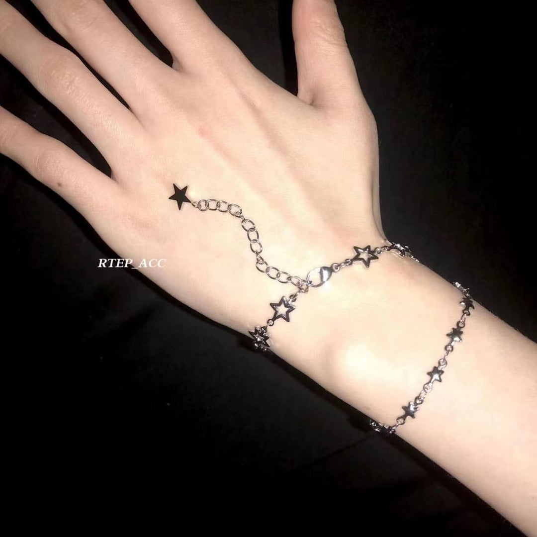 Star Accented Chain Bracelet Bowlift