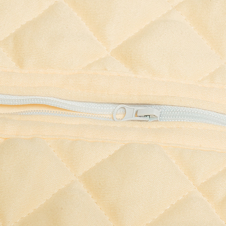 Women’s comfortable and flexible sleeping bag Bowlift