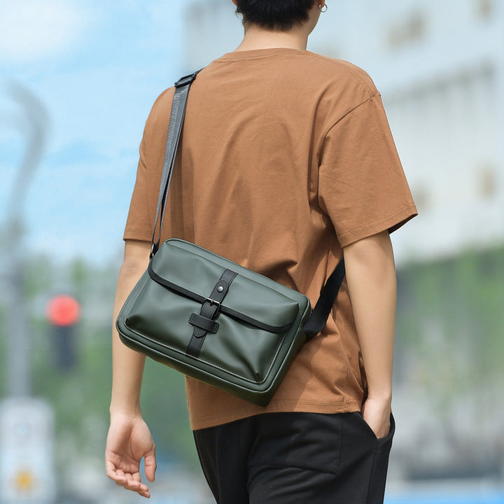 Premium Water-Resistant Messenger Bag Bowlift