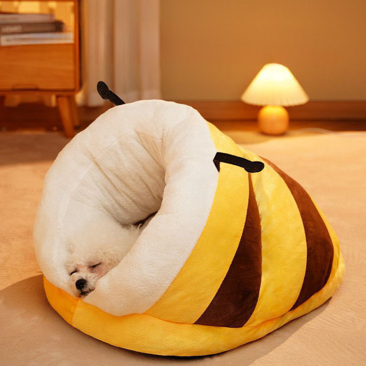 Cozy Bee-Shaped Dog Bed