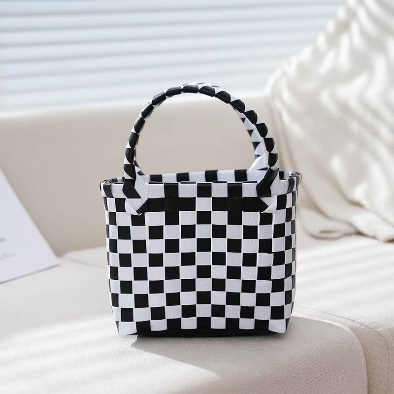 Handmade bag made of weather-resistant material Bowlift