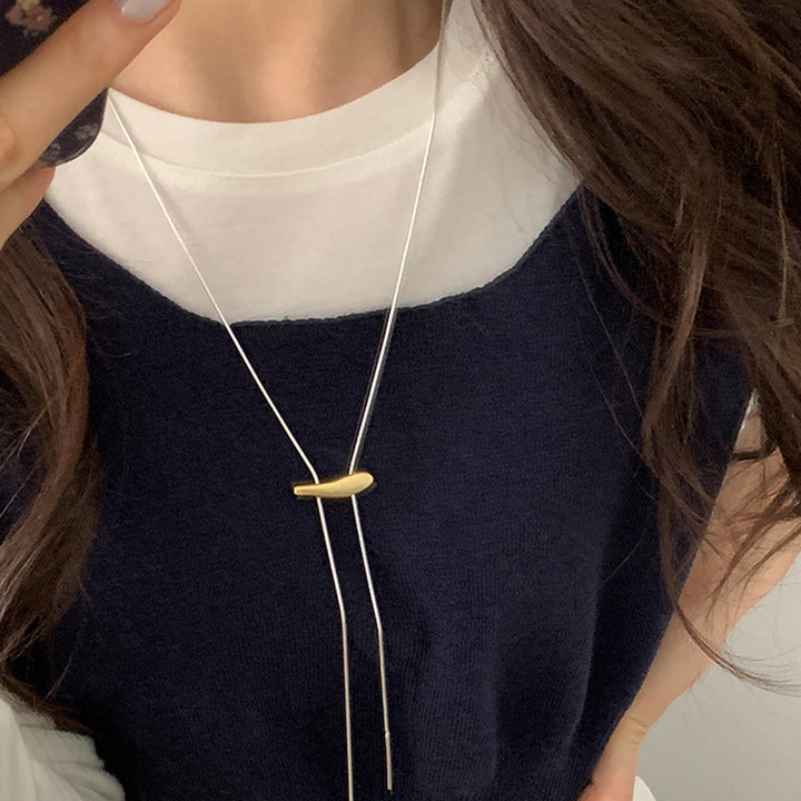 Minimalist Necklace with Elegant Pendant Bowlift