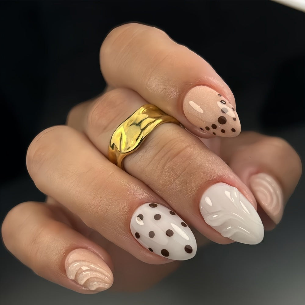 Artificial nails in refined dot design Bowlift