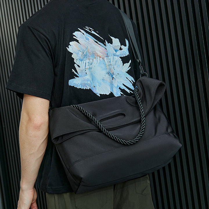 Multi-Functional Slim Messenger Bag Bowlift