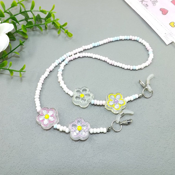 Playful glasses holder chain with flower pendants Bowlift