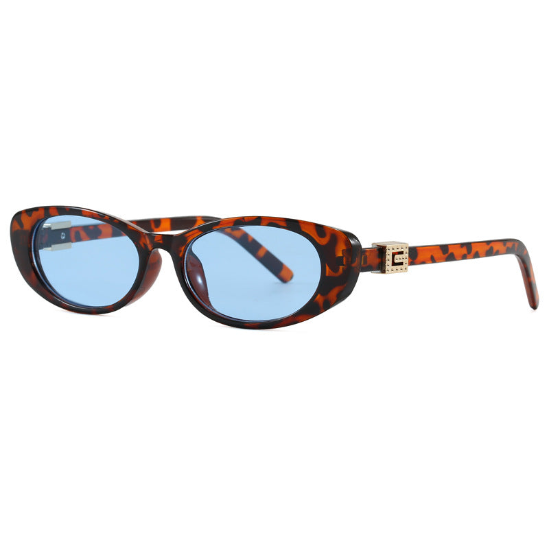 Women Cat-Eye Sunglasses with Stylish Frame and Luxurious Accents Bowlift