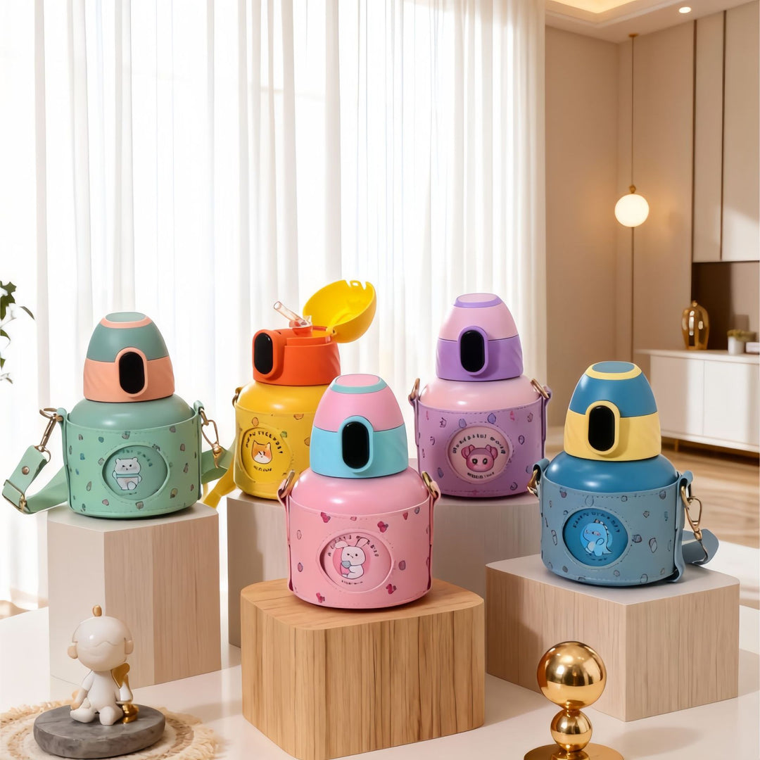 Insulated water bottle with practical carrying strap and cute design Bowlift