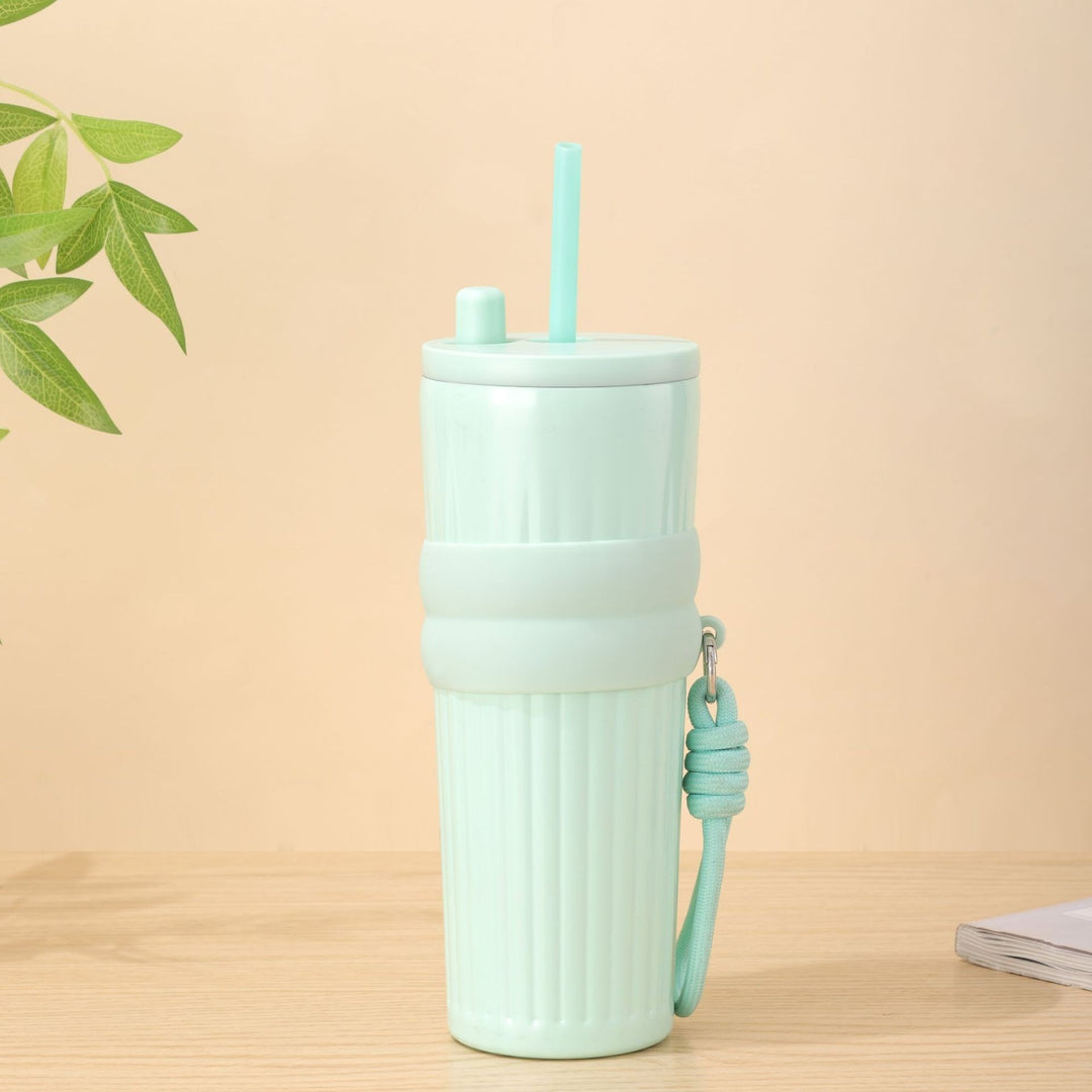 Ladies multifunctional insulated drinking bottle with integrated straw and practical carrying handle Bowlift