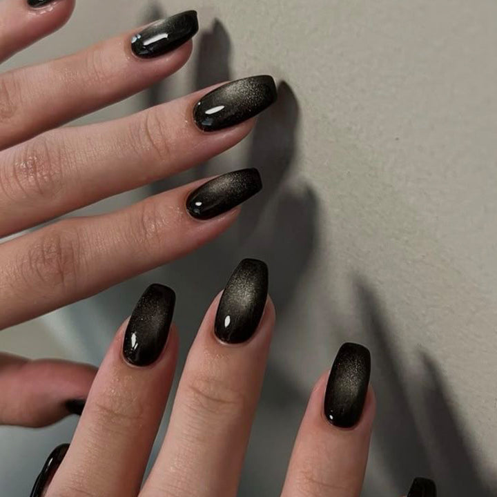 Artificial nails with gloss finish Bowlift