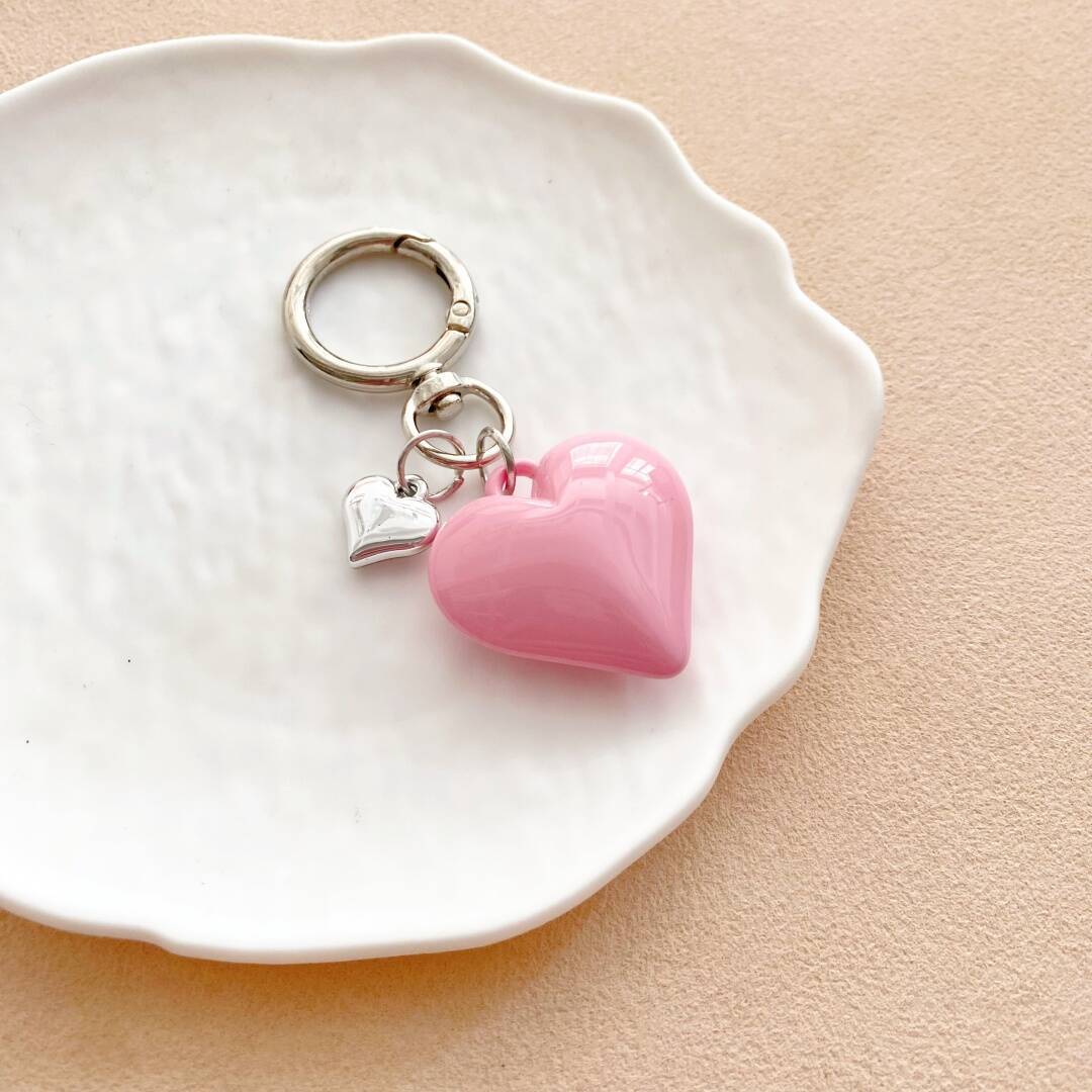 Heart-Shaped Charm Keychain Bowlift