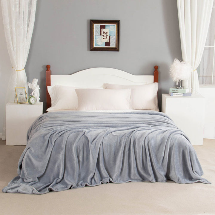 Plush Fleece Throw Blanket Bowlift