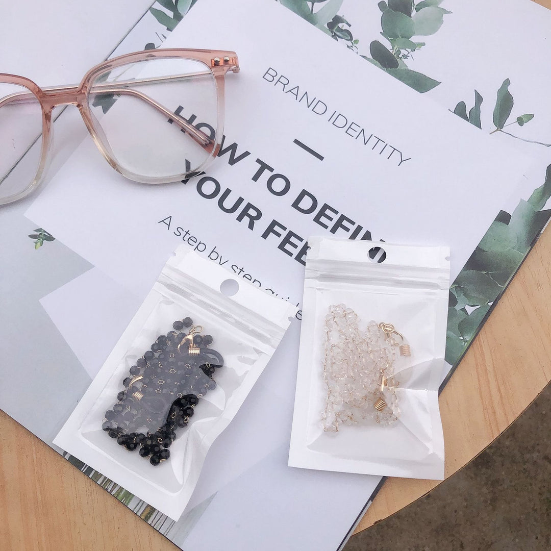 Stylish Beaded Eyewear Chain Bowlift