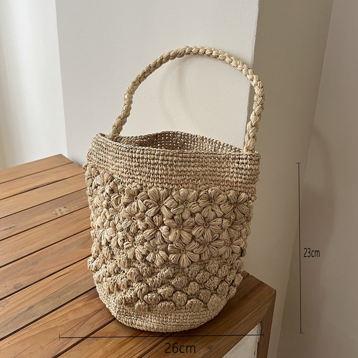 Handcrafted straw bag with soft lining Bowlift