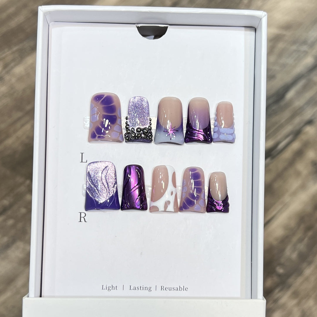 Playful Cartoon-Themed Press-On Nail Set Bowlift
