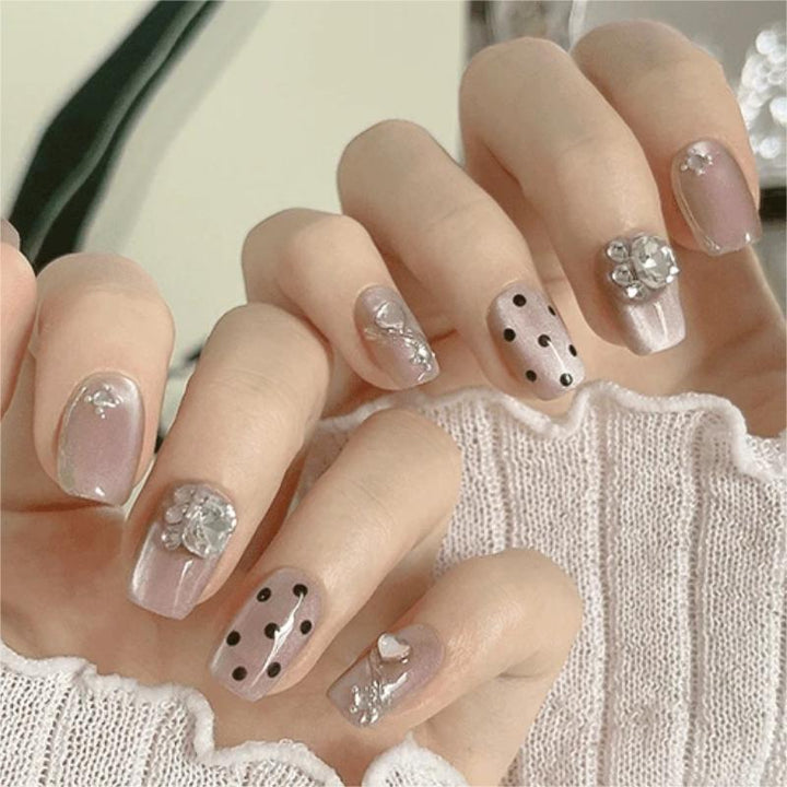 Artificial nail set with elegant 3D decorations Bowlift