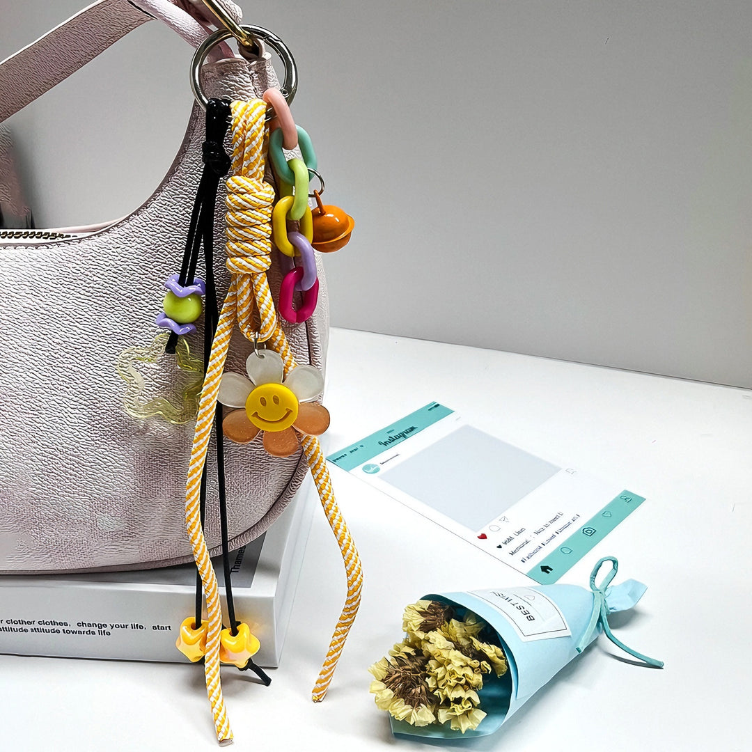 Playful keychain Bowlift