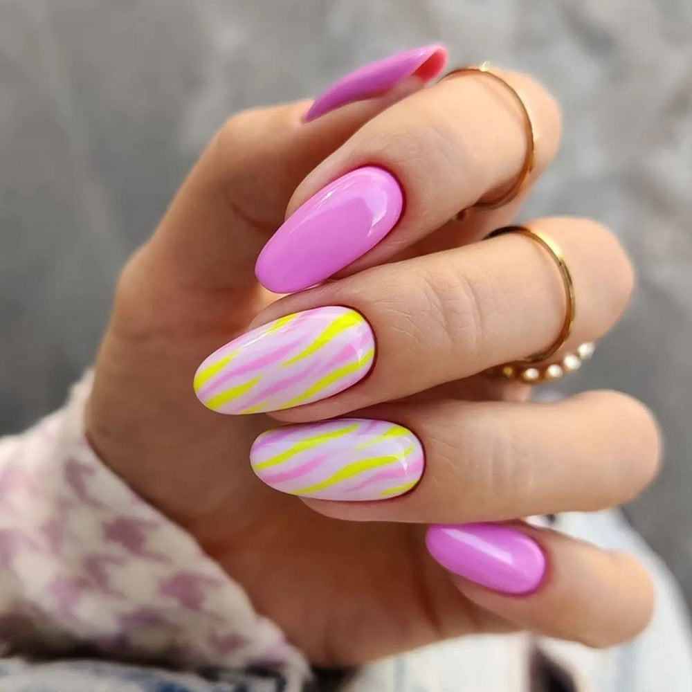Artificial nails with modern graphic design Bowlift