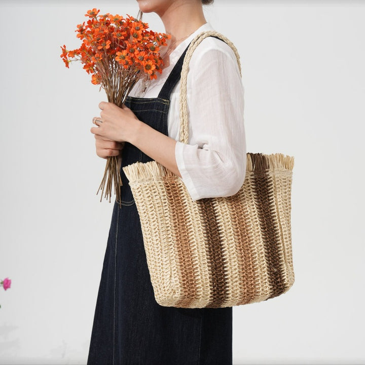 Handbag Made of Braided Natural Material Bowlift