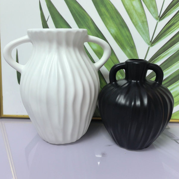 Elegant Ribbed Decorative Vase Bowlift
