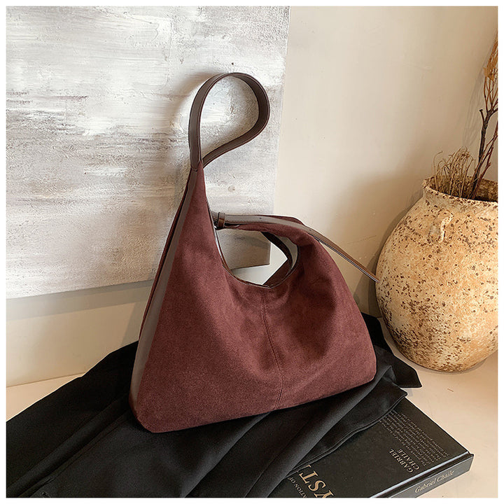 Elegant and Versatile Shoulder Bag Bowlift