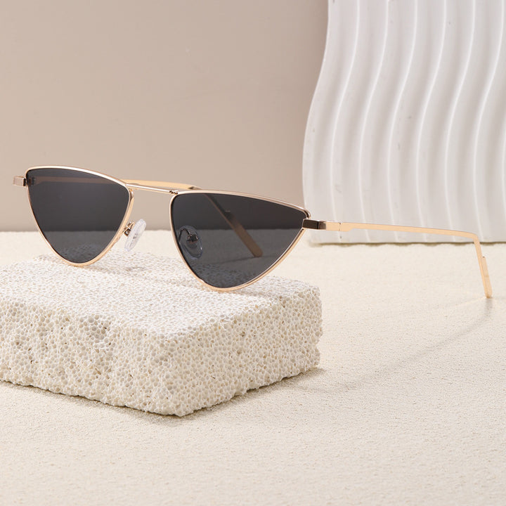 Cat-Eye Sunglasses Bowlift