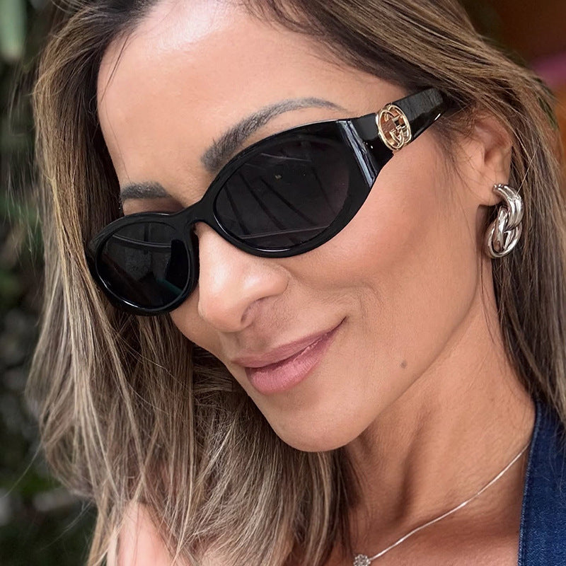 Women's fashionable cat-eye sunglasses with protective UV filter and luxurious accents Bowlift
