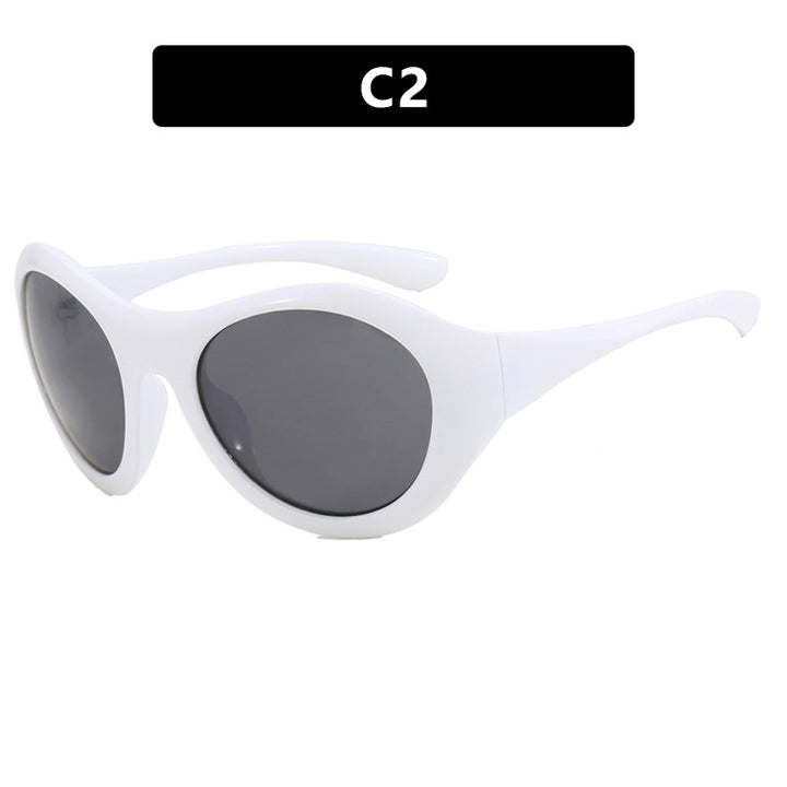Ladies retro-inspired sunglasses with oversized frame and protective lenses Bowlift