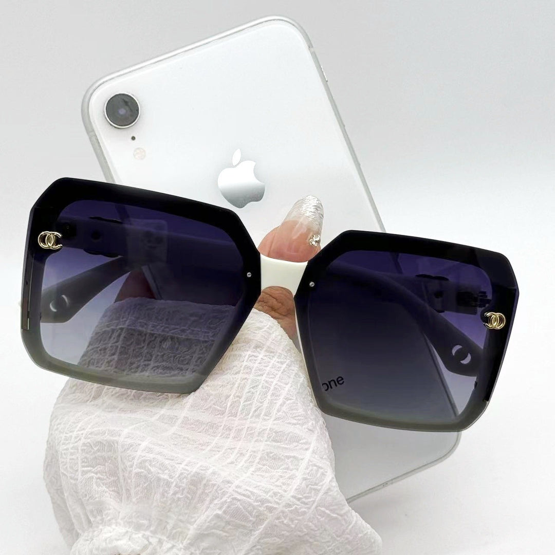Ladies Fashion Sunglasses with distinctive square frame and luxurious accents Bowlift