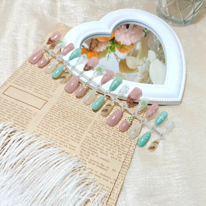 Artificial nail set with exquisite floral designs and shimmering effects Bowlift