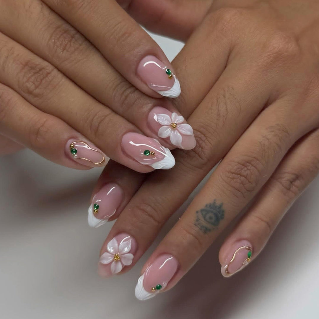 Decorative Art Nails Bowlift