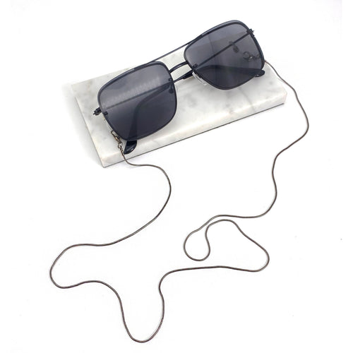 Sleek Eyewear Retainer with Secure Clips Bowlift