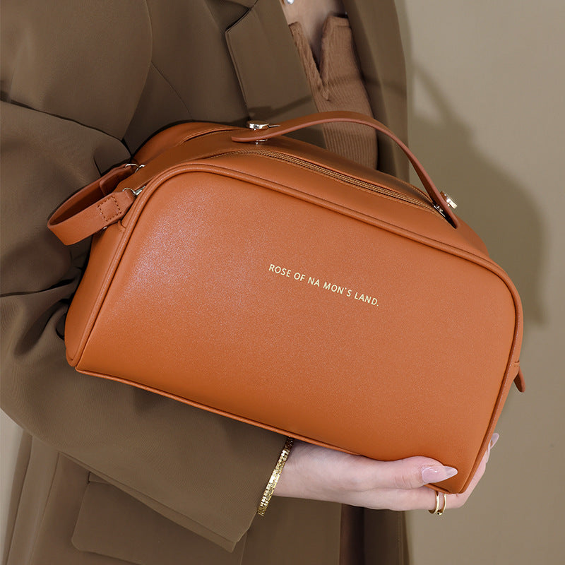 Cosmetic and Care Bag in Elegant Design with Practical Zipper Bowlift