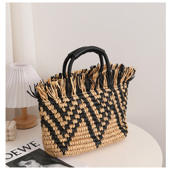 Stylish straw bag with eye-catching pattern Bowlift