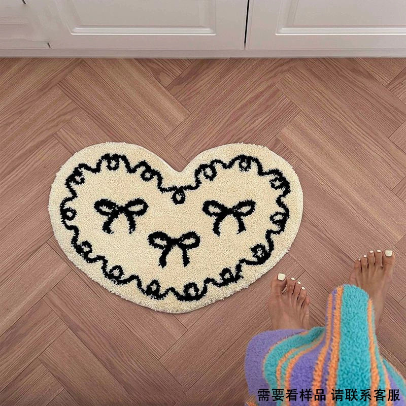 Heart-Shaped Plush Bath Mat Bowlift