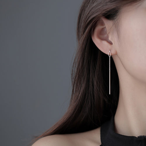 Elegant Stud Earrings in Minimalist Design Bowlift