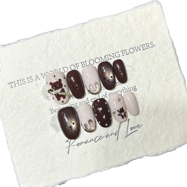 Whimsical Animal-Themed Press-On Nail Art Set Bowlift