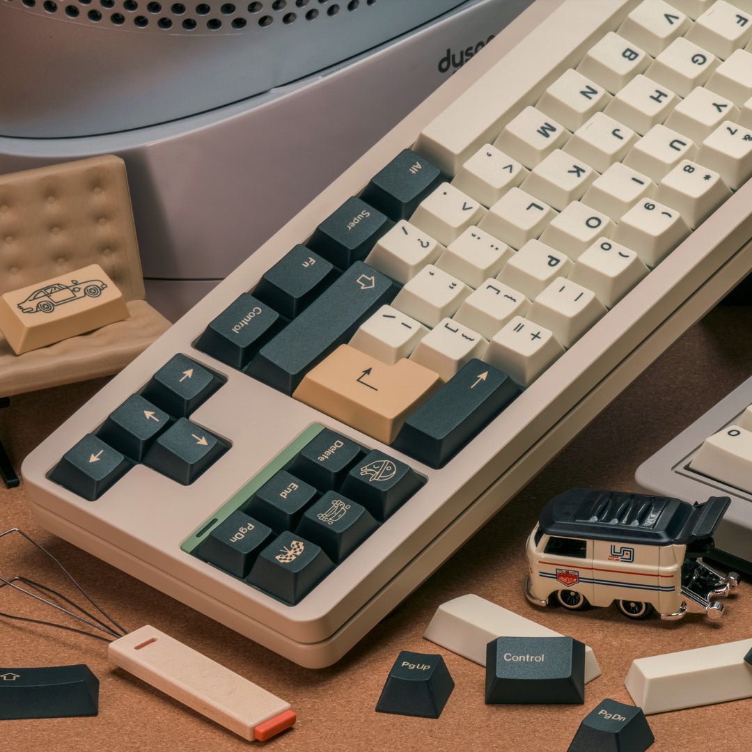 Retro-Inspired Gaming Keyboard Bowlift