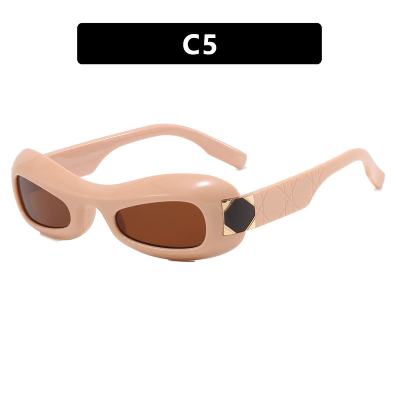 Women’s retro-inspired sunglasses with stylish frame and UV protection Bowlift