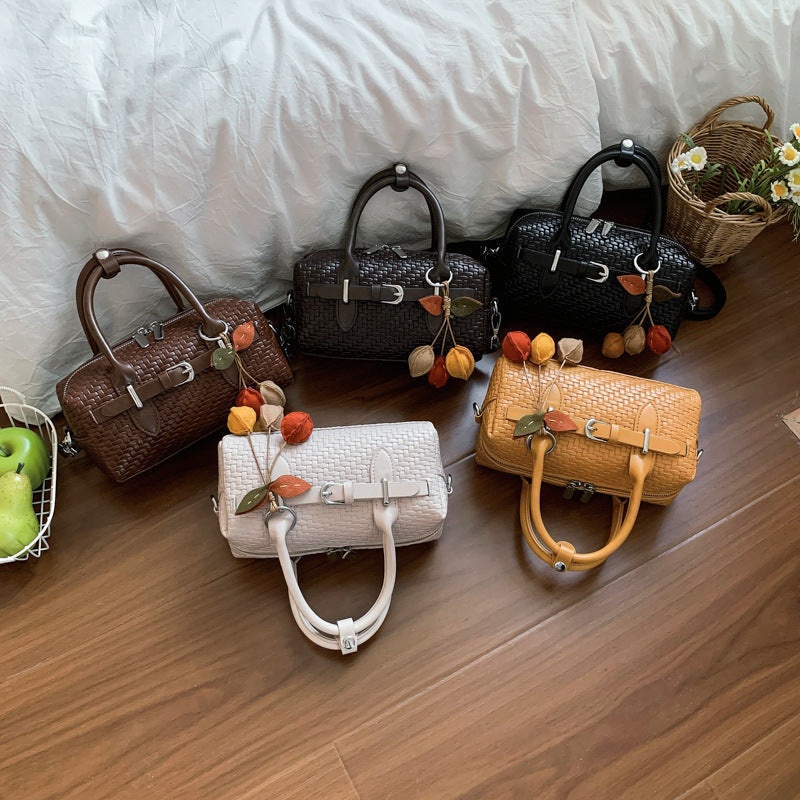Chic ven Handbag Bowlift