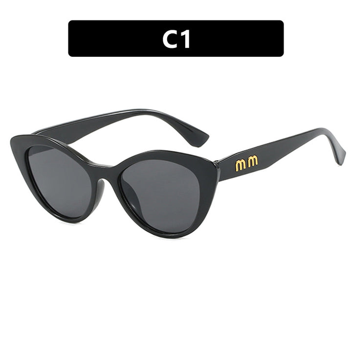 Ladies extravagant Cat-Eye sunglasses with protective UV filter Bowlift
