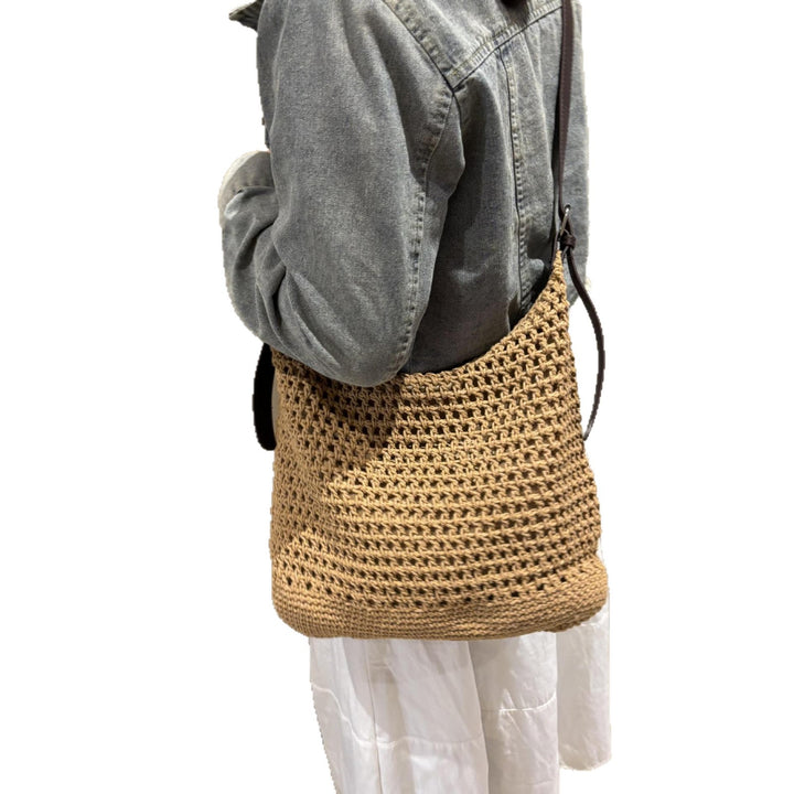 Hand-knotted strap bag Bowlift
