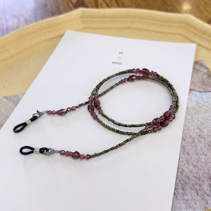Adjustable Beaded Eyewear Chain Bowlift