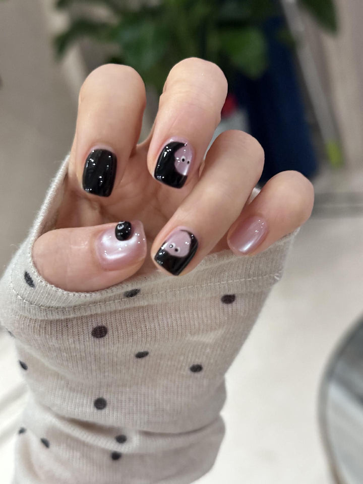 Artificial nails with modern geometric designs Bowlift