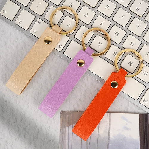 Unisex keychain with stylish faux leather design Bowlift