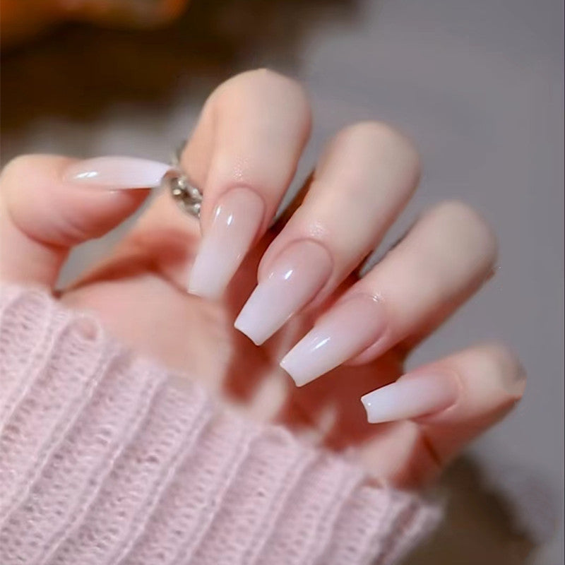 Artificial nails with an elegant high-gloss finish Bowlift